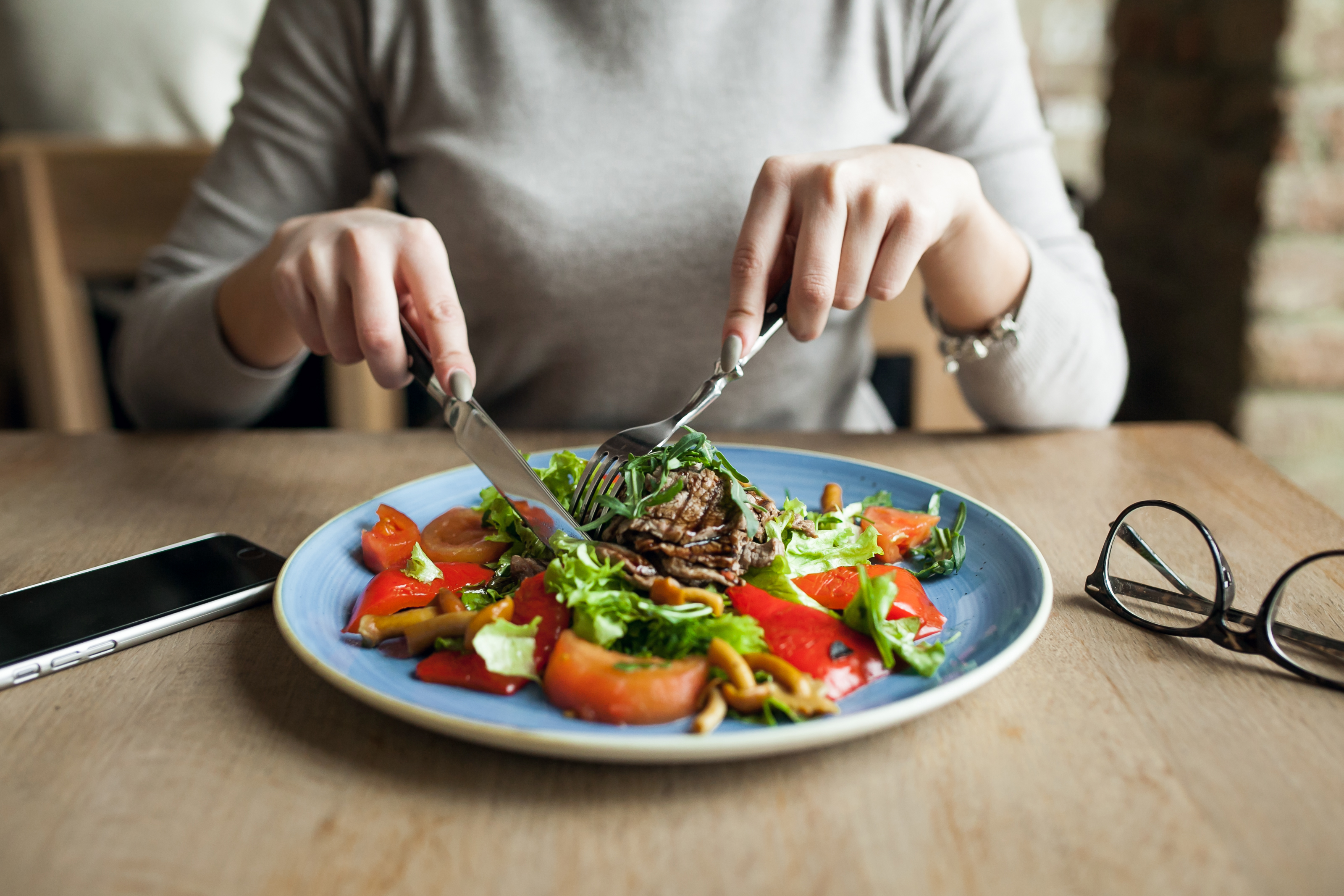 Comer bien y estudiar previenen los trastornos cognoscitivos