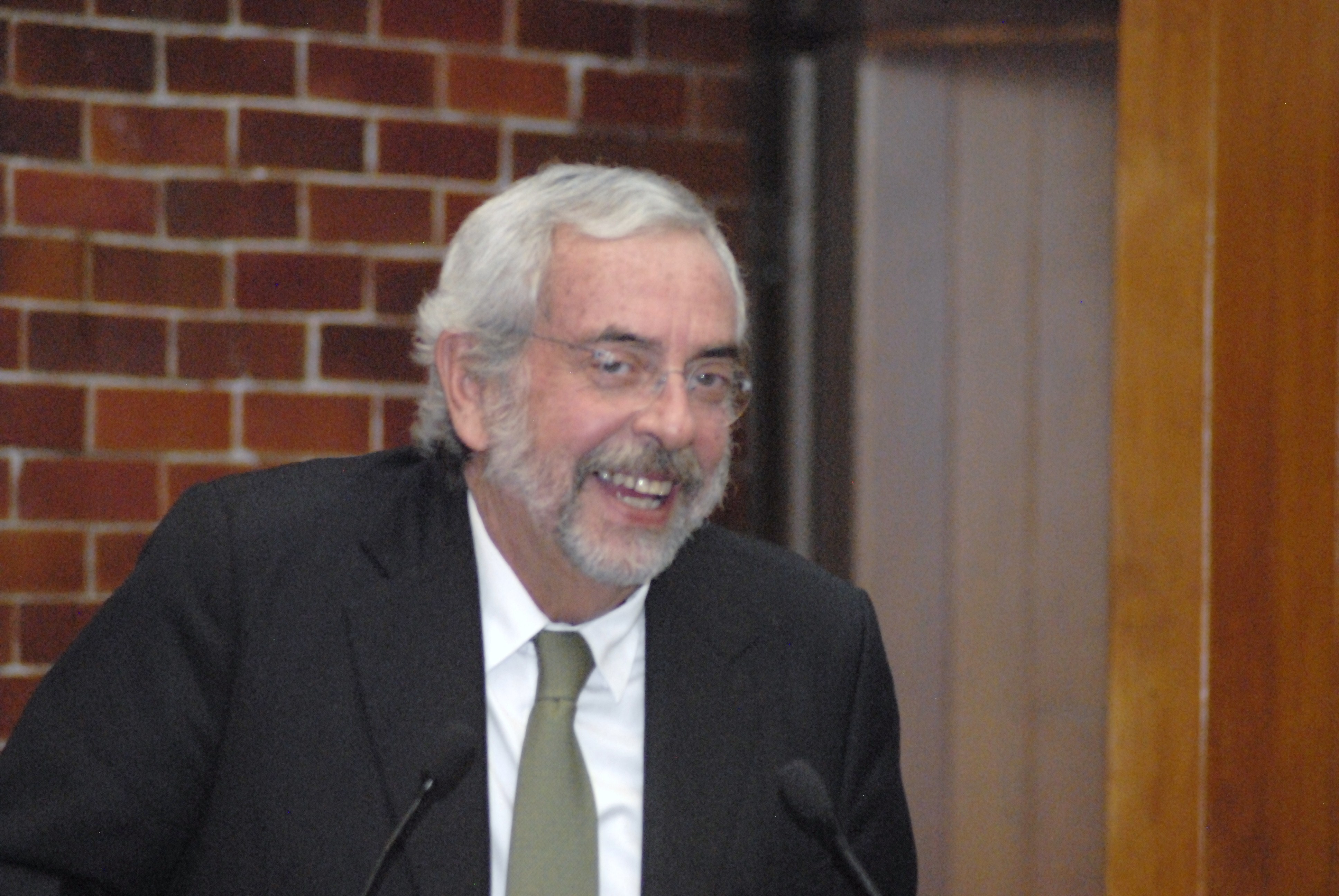 Doctor Enrique Graue, miembro de la Academia Nacional de Medicina de Francia