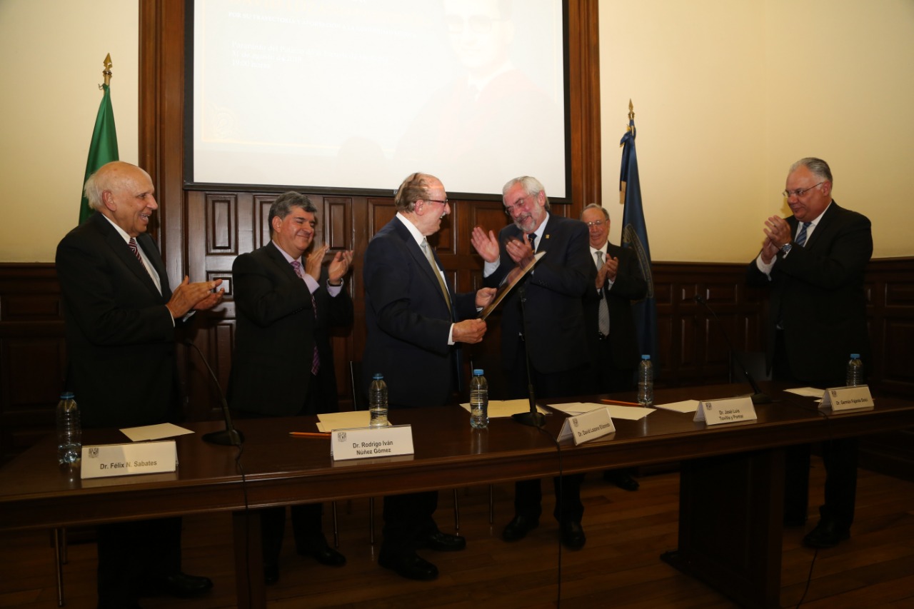 Homenaje al doctor David Lozano, padre de la Neurooftalmología mexicana