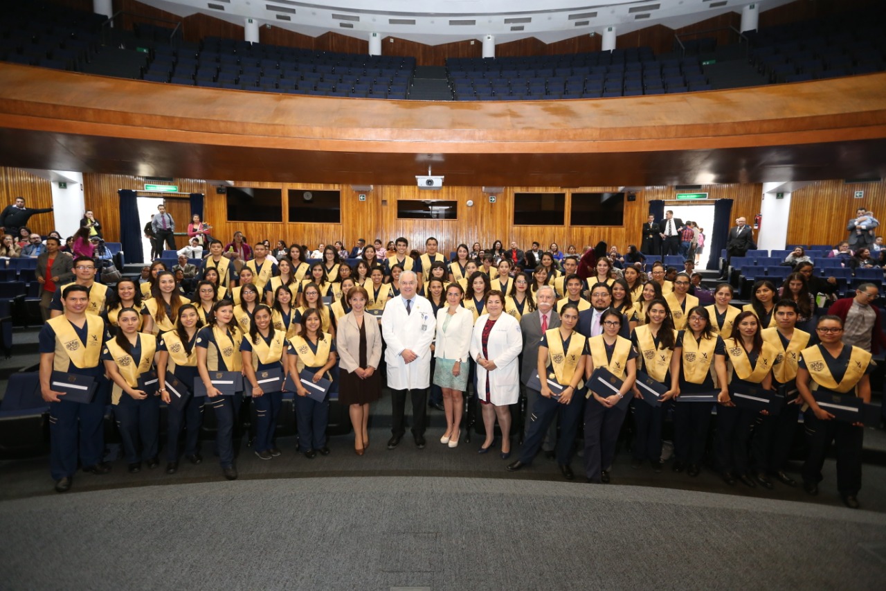 Se gradúa la segunda generación de fisioterapeutas de la UNAM