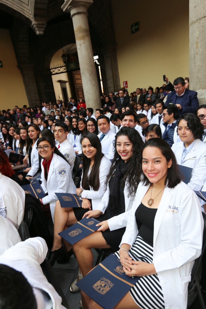 Nueva generación de médicos pasantes al servicio de la humanidad